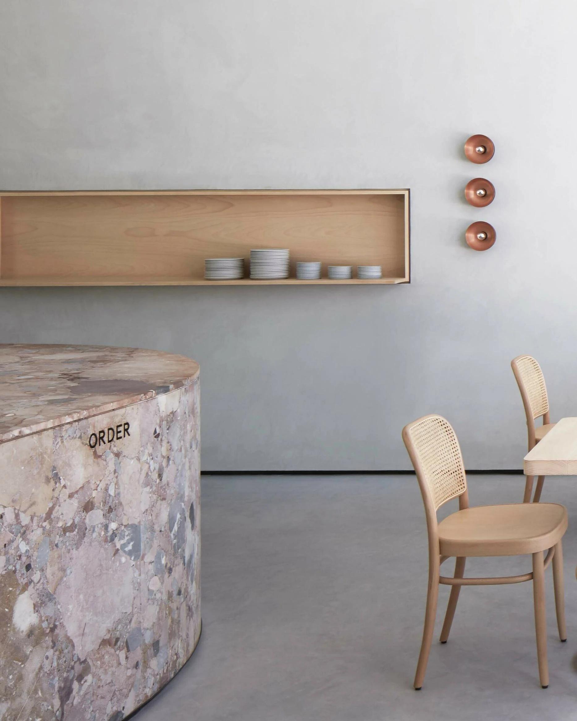 N. 811 | Gebrüder Thonet Vienna