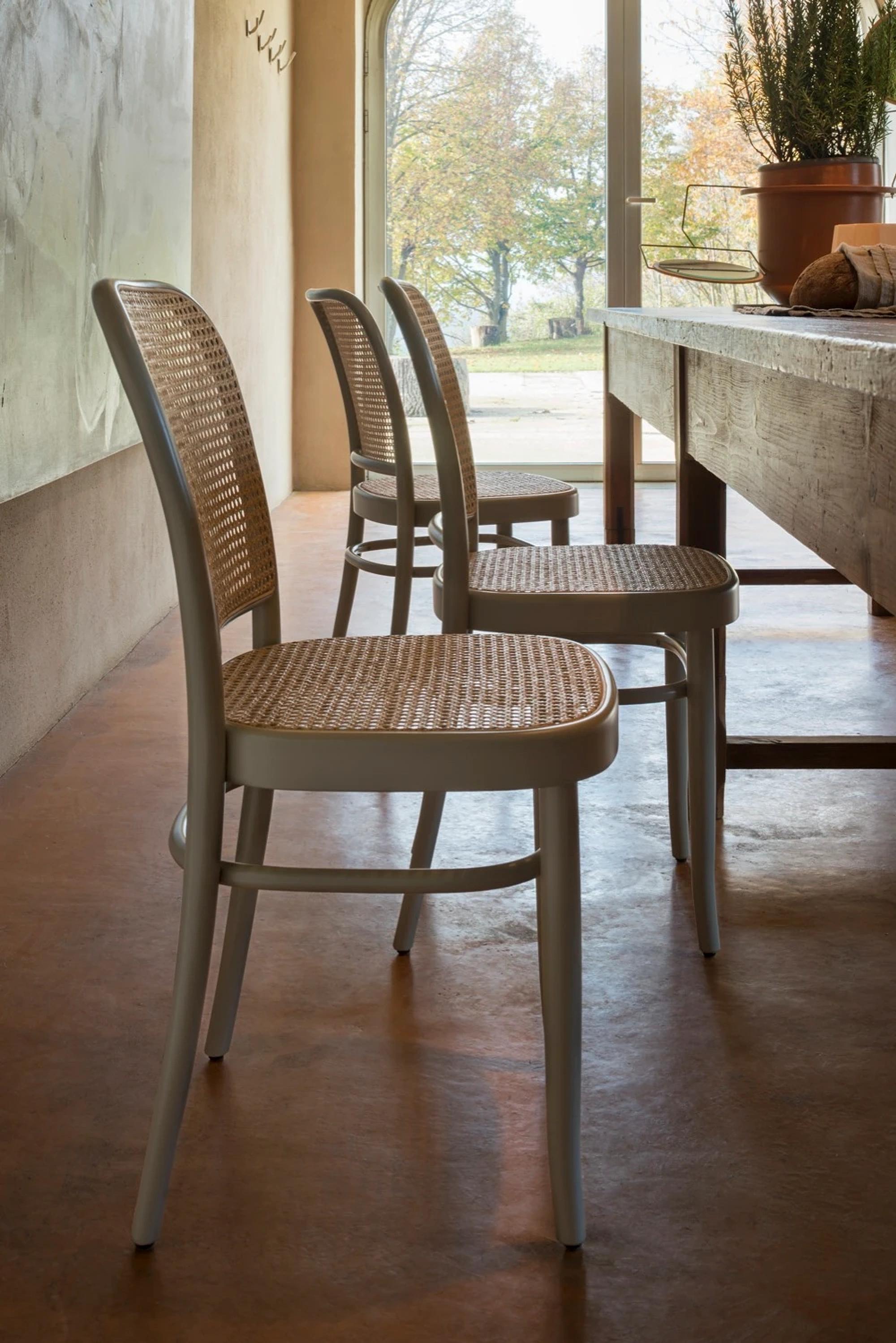 N. 811 | Gebrüder Thonet Vienna